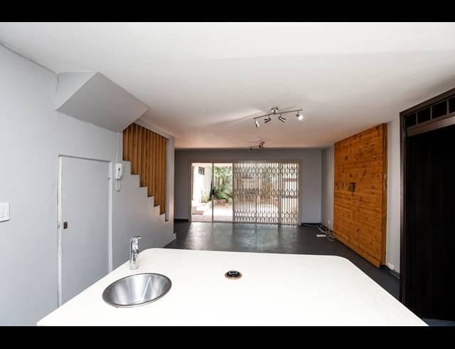 3 BEDROOM DUPLEX FOR SALE IN WINDERMERE